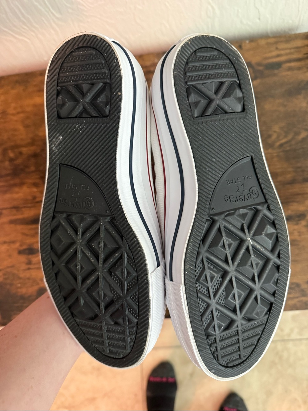 Converse White Slip-On Low Top Sneakers with Red & Navy Trim - Picture 4 of 5